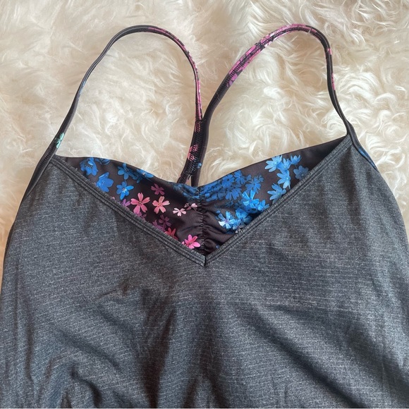 Lululemon old school layered yoga top with built in bra. Size 10. Like New. - Picture 3 of 4